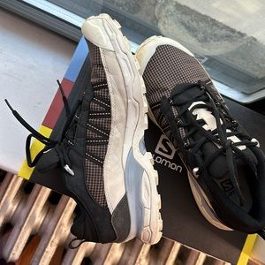 Hiking shoes Salomon 9.5 shelter low